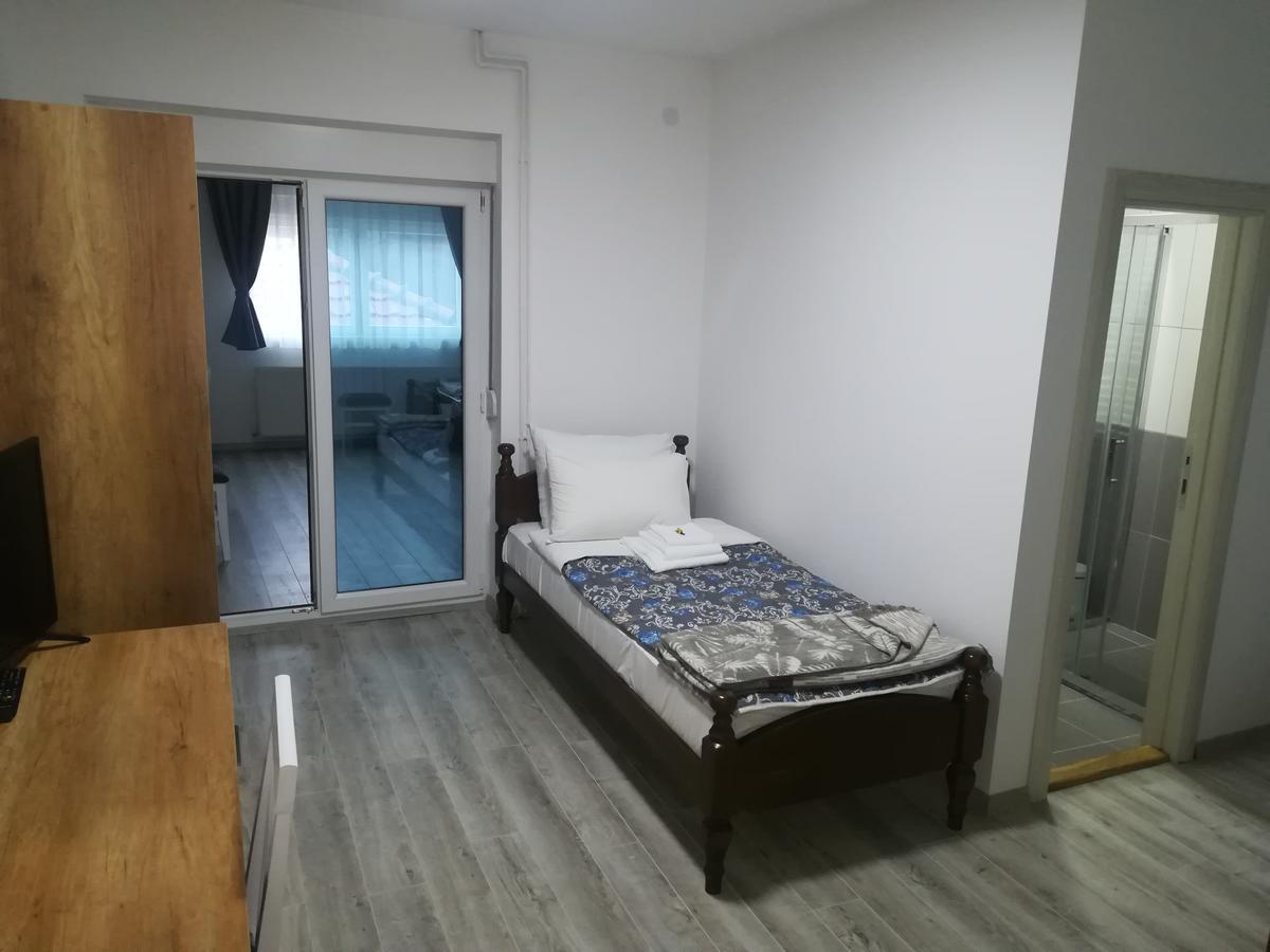 Karavan 123 Raška Esterno foto
