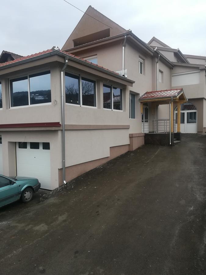 Karavan 123 Raška Esterno foto