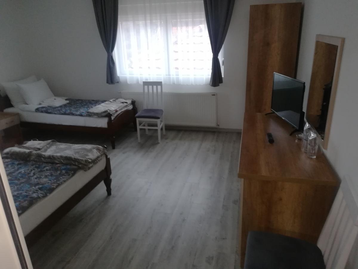 Karavan 123 Raška Esterno foto