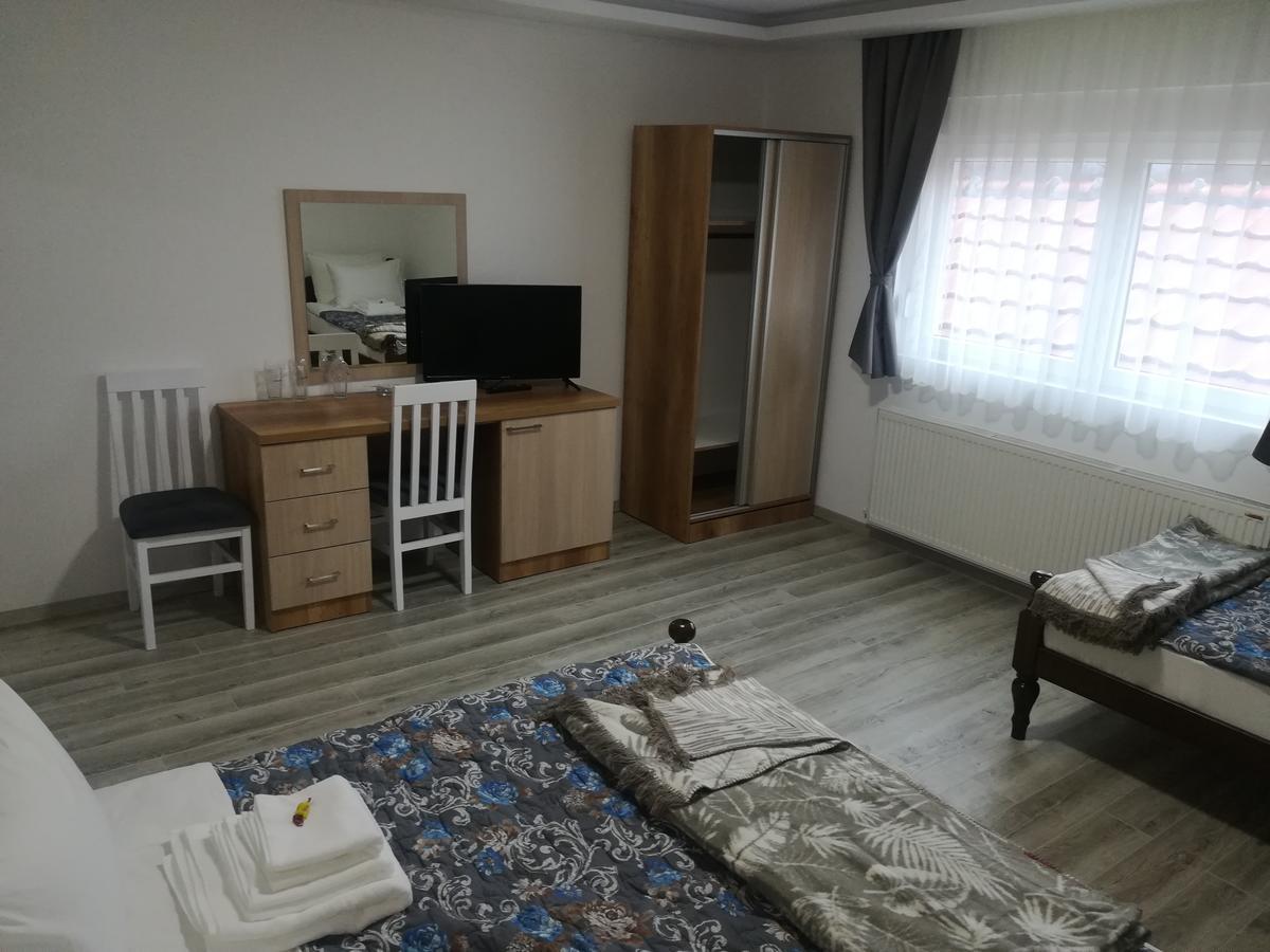 Karavan 123 Raška Esterno foto