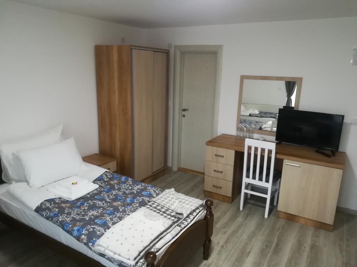 Karavan 123 Raška Esterno foto