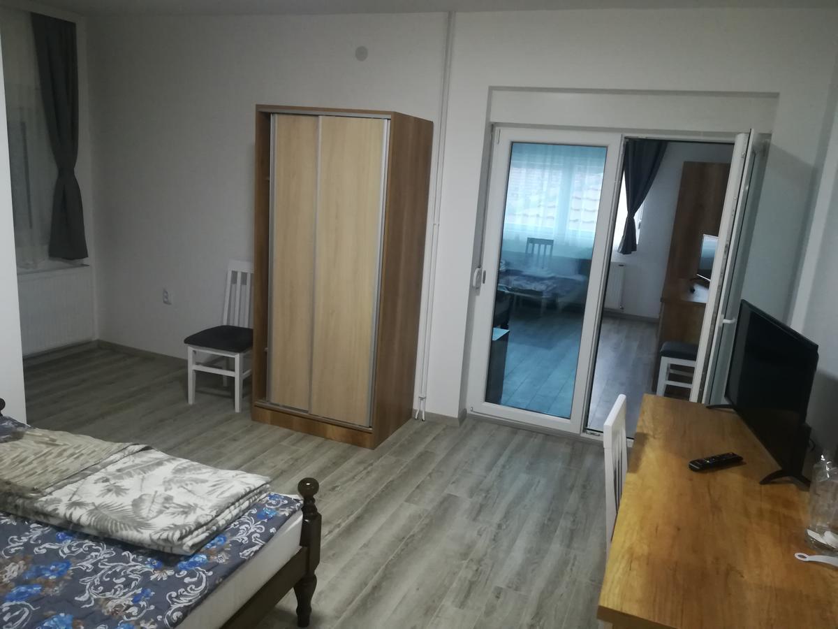 Karavan 123 Raška Esterno foto