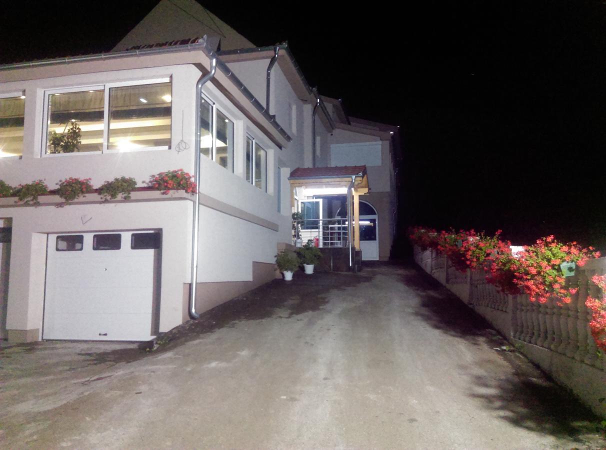 Karavan 123 Raška Esterno foto
